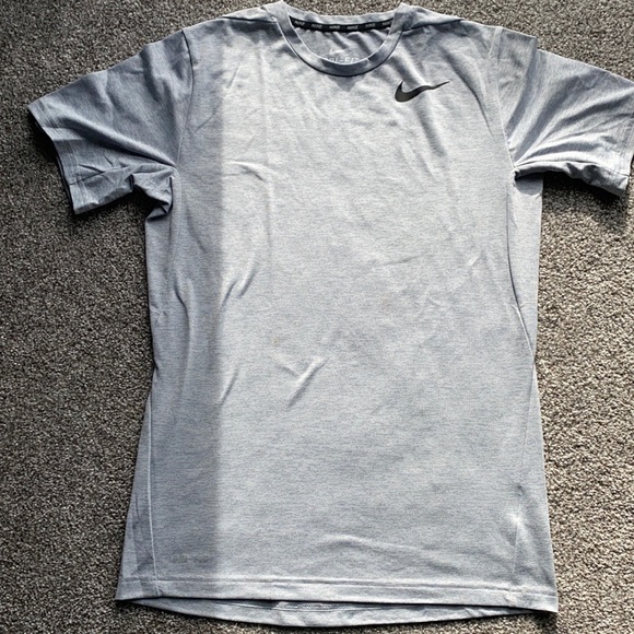 Nike Athletic Shirt - Picture 1 of 2